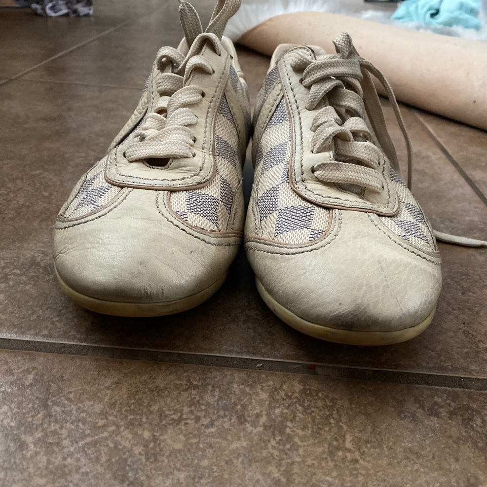 Louis Vuitton Sneakers Size 39 - Picture 4 of 7